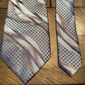 Stacy Adams blue men's tie.